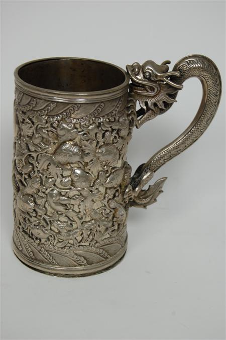 Appraisal: A Chinese export mug the tall slightly flared can form