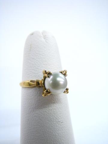 Appraisal: Lady's k Yellow Gold Cultured Pearl Ring in heavy four