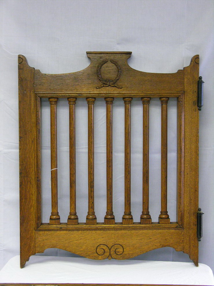 Appraisal: TIGER OAK BANK SWINGING GATE Double swing hinges Size by