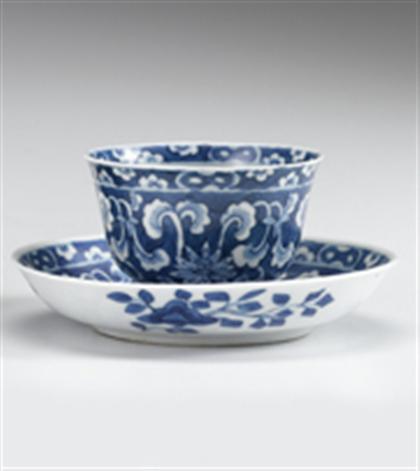 Appraisal: Chinese blue and white cup and underplate kangxi period Cup