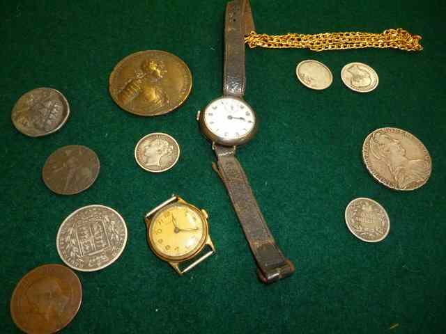 Appraisal: A ct GOLD CHAIN together with various coins and medallions