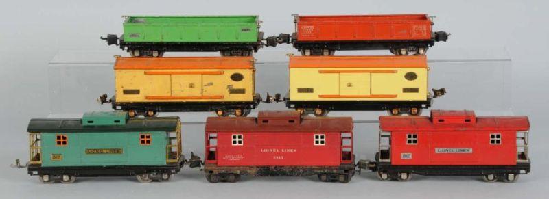 Appraisal: Lot of Lionel Series O-Gauge Freight Cars Description Pre-war Includes