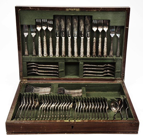 Appraisal: A VICTORIAN SILVER CANTEEN OF CUTLERY each piece with shell