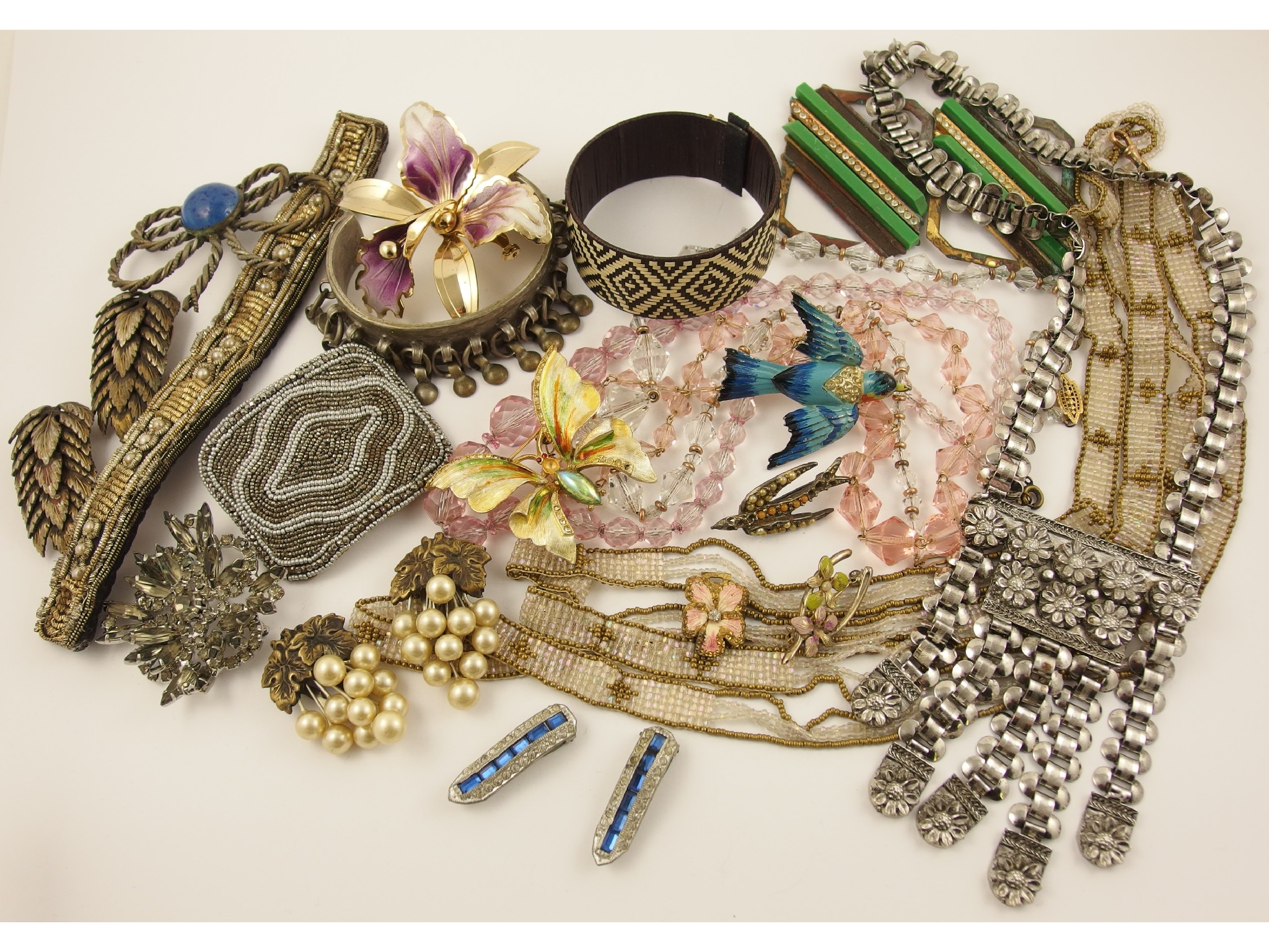 Appraisal: A collection of vintage costume jewellery to include beaded embellishments