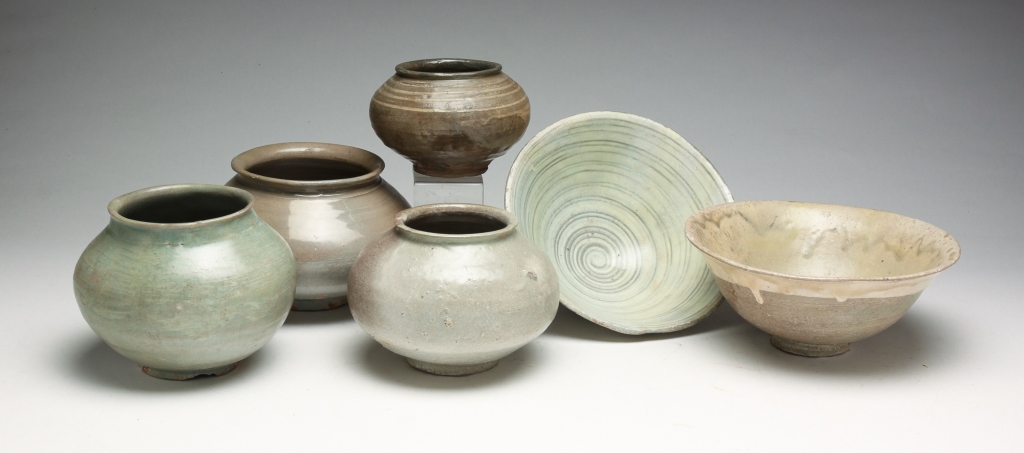 Appraisal: SIX KOREAN POTTERY BOWLS AND JARS Joseon dynasty late th-late