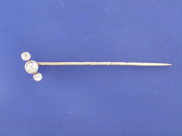 Appraisal: An antique ct gold three diamond set pin estimated total