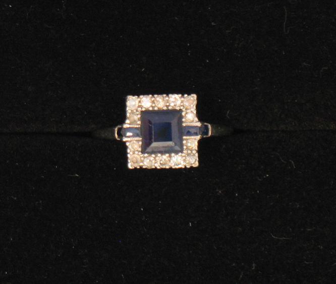 Appraisal: AN ART DECO SAPPHIRE AND DIAMOND DRESS RING the central