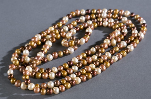 Appraisal: Single Strand of mm Freshwater Cultured Pearls Varying chocolate colors