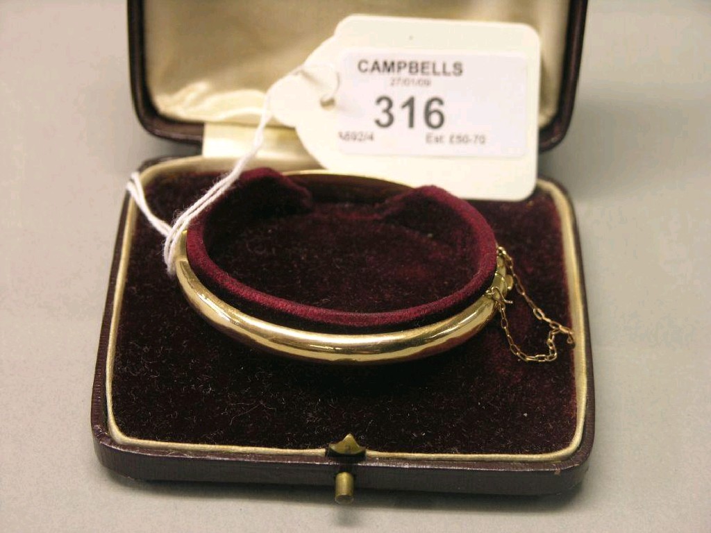 Appraisal: A ct gold bangle Chester grams in original leather case