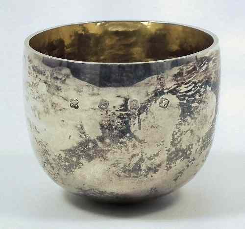 Appraisal: An Elizabeth II plain silver tumbler cup with gilt interior