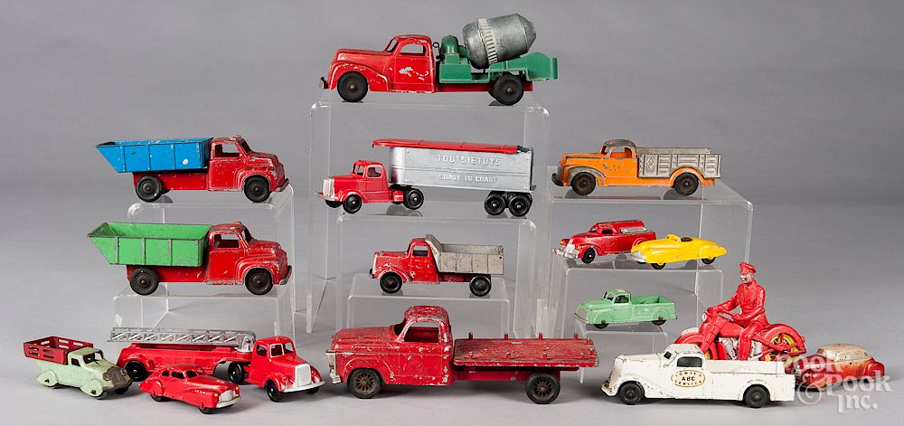 Appraisal: Group of diecast vehicles Group of diecast vehicles to include