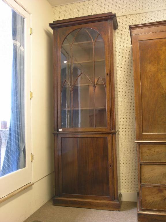 Appraisal: An early Victorian mahogany bookcase four shelves enclosed by lancet