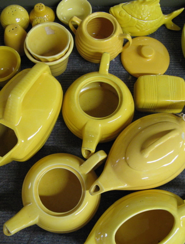 Appraisal: A PIECE GROUP OF CALIFORNIA BAUER POTTERY TABLEWARE in shades