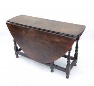 Appraisal: William Mary Style Gateleg Table Antique William and Mary style