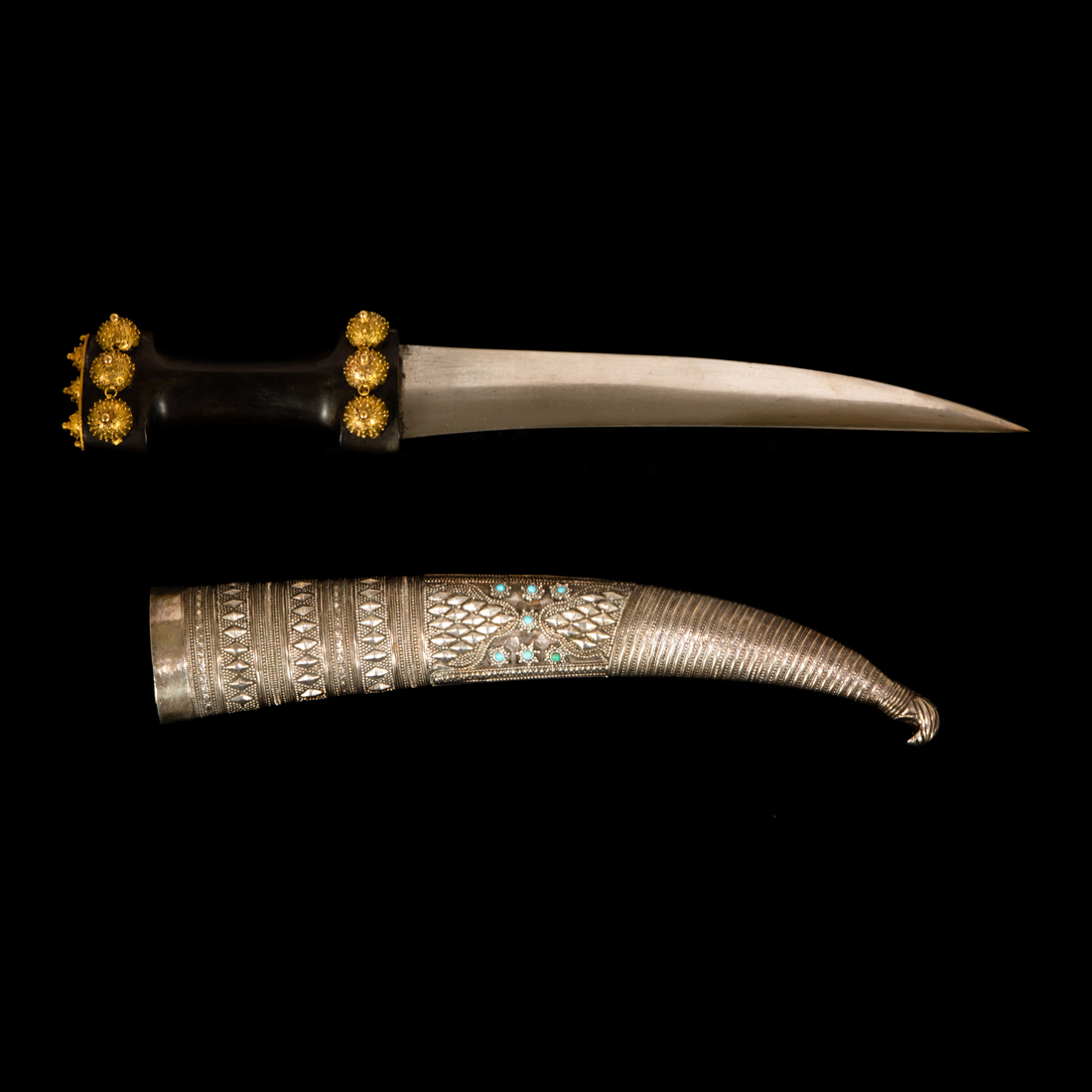 Appraisal: JAMBIYA DAGGER Jambiya dagger the curved blade with wood handle