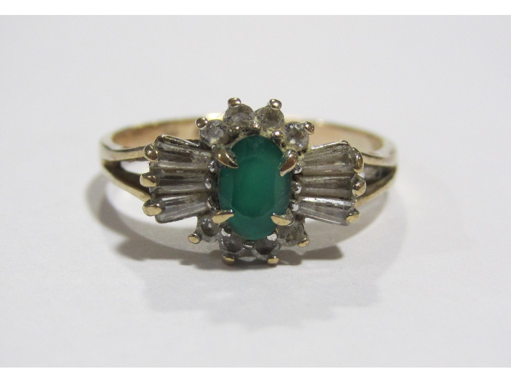 Appraisal: Nine carat gold green agate and cz cluster ring