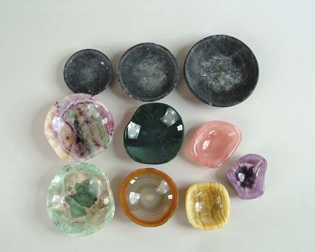 Appraisal: LOT OF TEN DECORATIVE STONE DISHES Lot includes watermelon tourmaline