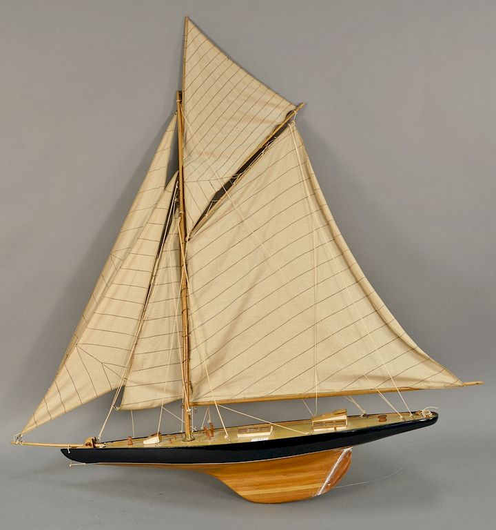 Appraisal: Sloop ship model ht in lg in Sloop ship model