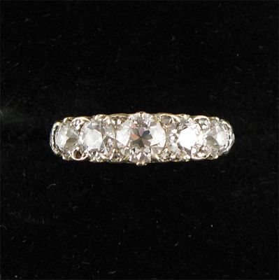 Appraisal: A diamond five stone ring The five graduated circular cut