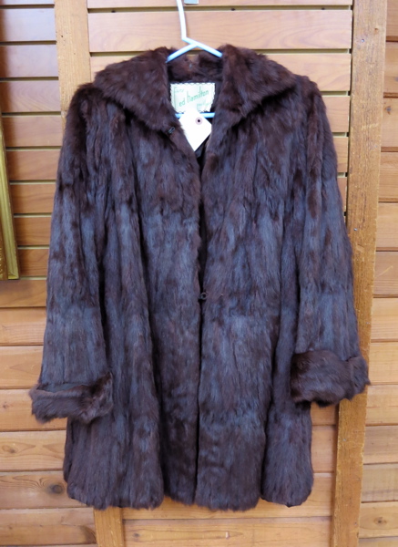 Appraisal: LADY'S FUR COAT possibly Muskrat and having two slit pockets