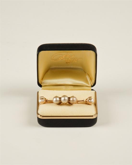 Appraisal: A Set of Pearl and Gold Jewelry a K tested