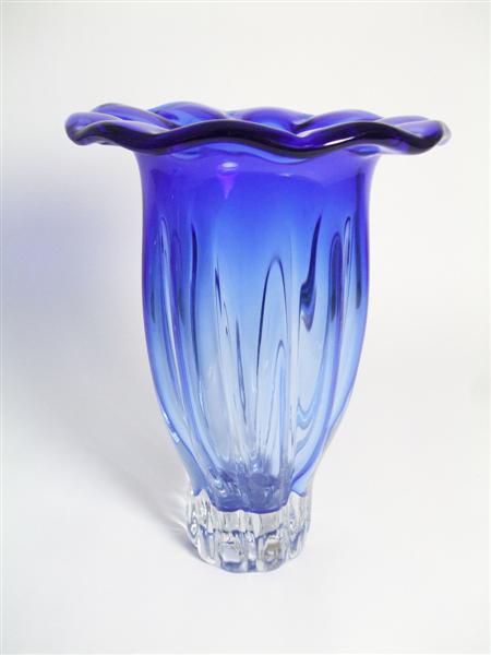 Appraisal: VETERIA ARCHIMEDE SEGUSO MURANO RIBBED VASE CIRCA glass the graduated