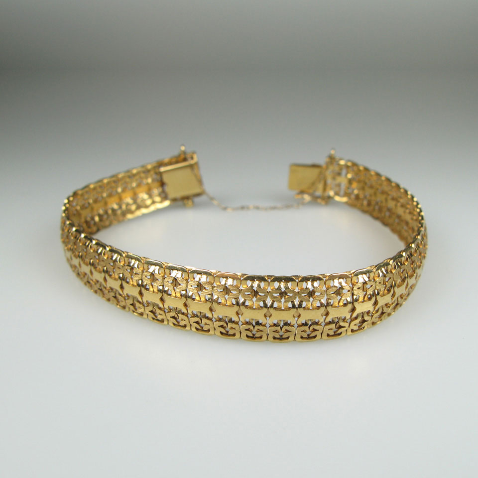 Appraisal: k Yellow Gold Mesh Bracelet g