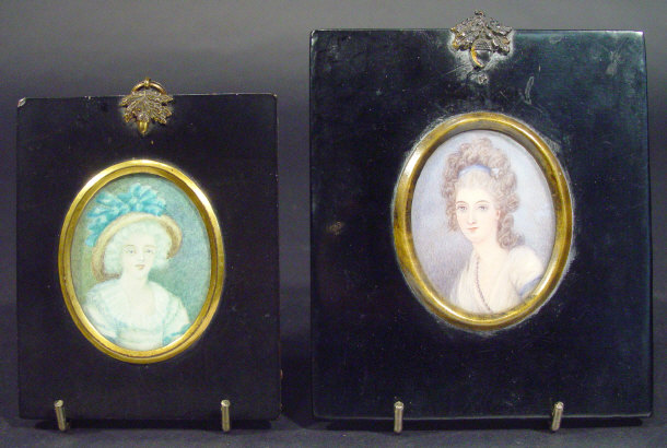 Appraisal: Two th Century overall portrait miniatures painted onto ivory depicting