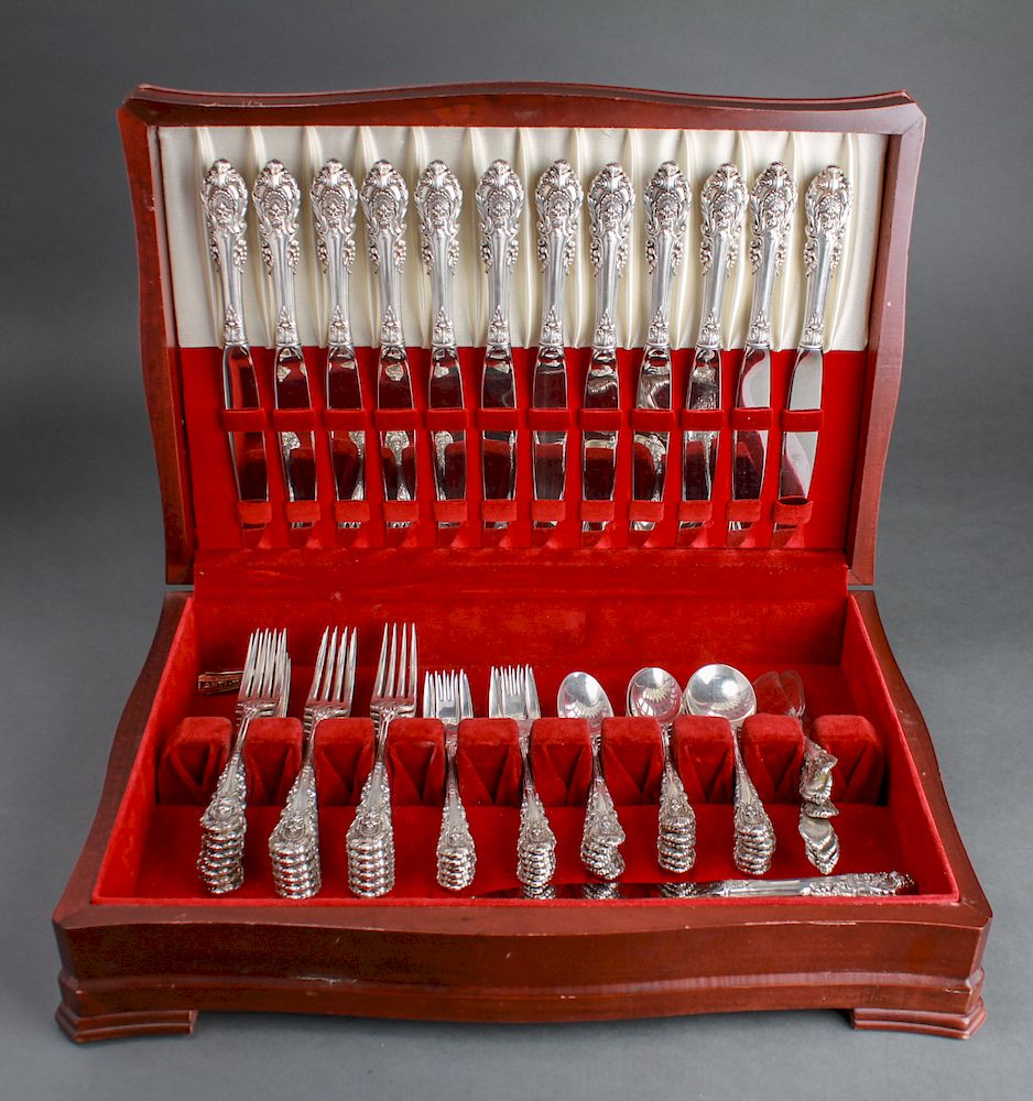 Appraisal: Wallace Silver Sir Christopher Flatware Svc pieces Wallace sterling silver