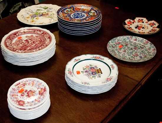 Appraisal: Set of red transfer Copeland Spode dinner plates assorted Wedgwood