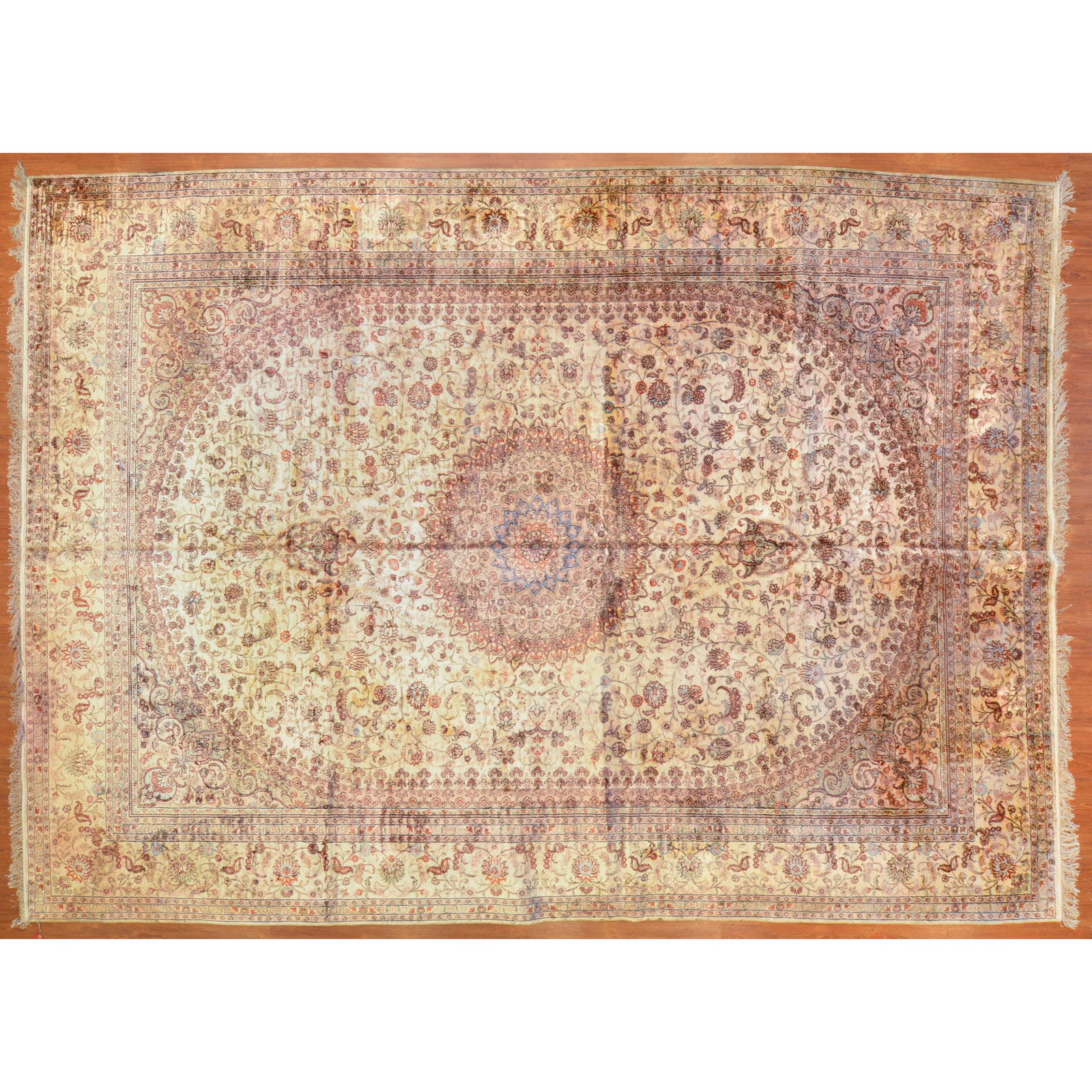 Appraisal: PERSIAN DESIGN CARPET X Fourth quarter- th century hand-knotted mercerized