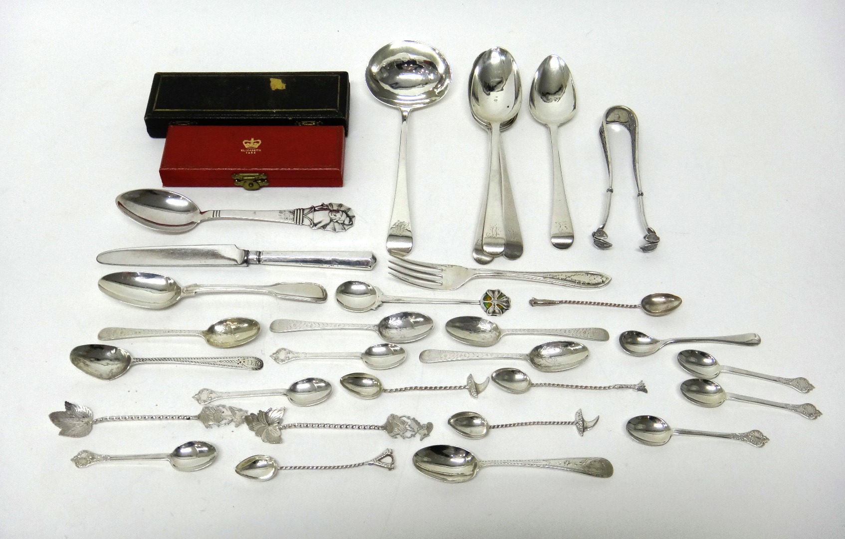 Appraisal: Silver comprising three Old English pattern dessert spoons London another