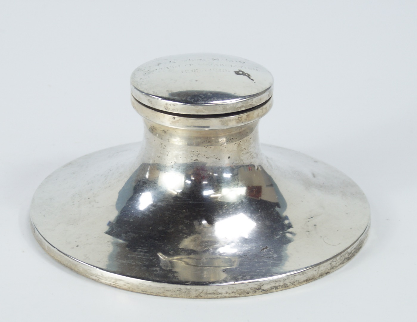 Appraisal: A George V silver capstan inkwell Birmingham the hinged cover