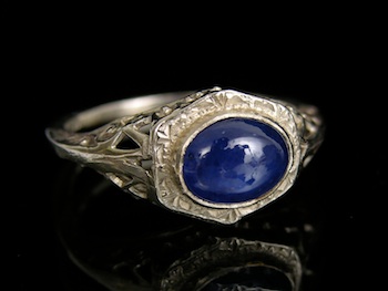 Appraisal: An Antique Style Gold Ring with Sapphire Cabochon k white