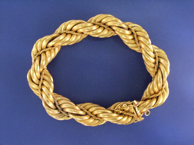 Appraisal: An ct gold chunky rope bracelet length cm gms