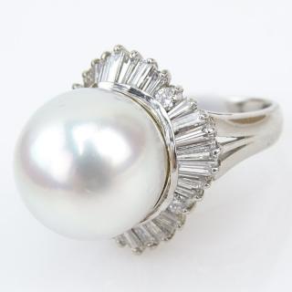 Appraisal: Vintage style mm South Sea Pearl Carat Tapered Baguette Cut