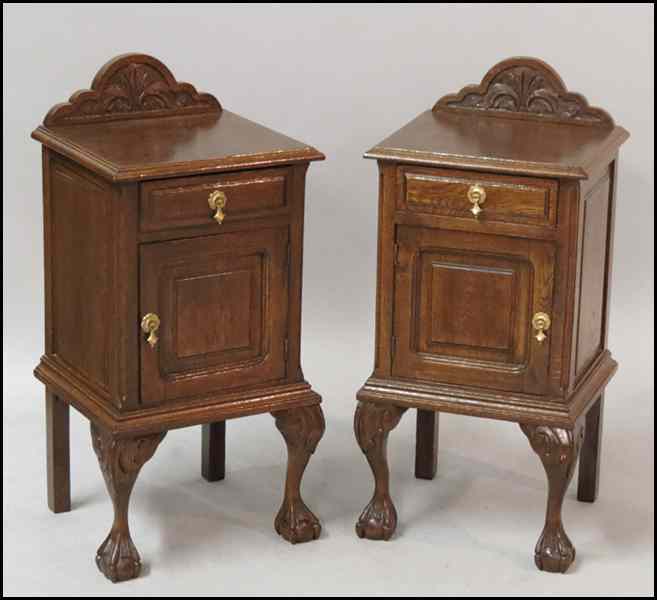 Appraisal: PAIR OF TH CENTURY ENGLISH OAK NIGHTSTANDS Condition H ''