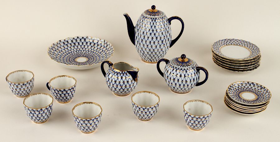 Appraisal: PC RUSSIAN PORCELAIN TEA SERVICE Twenty two piece Russian porcelain