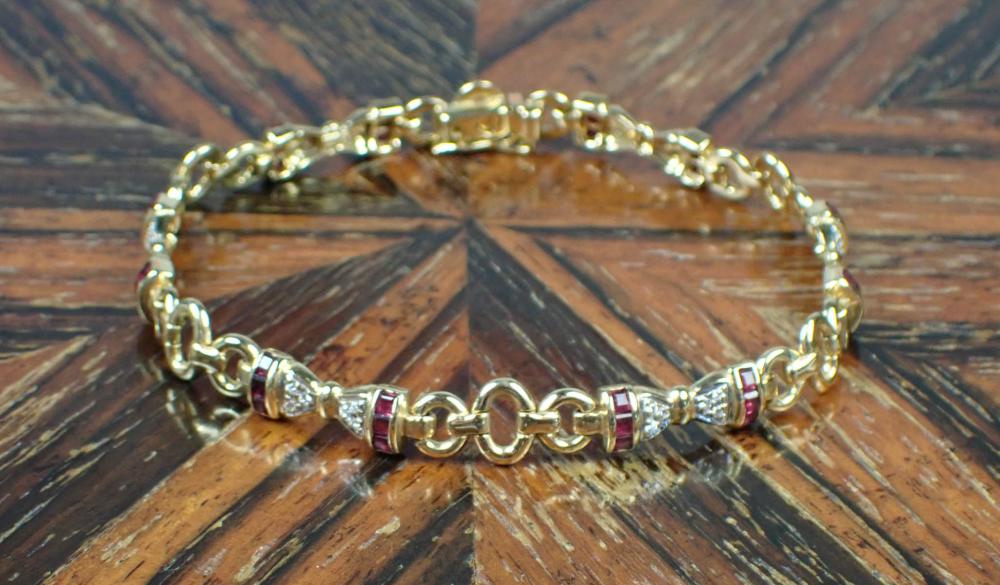 Appraisal: RUBY DIAMOND AND EIGHTEEN KARAT GOLD BRACELET The k yellow