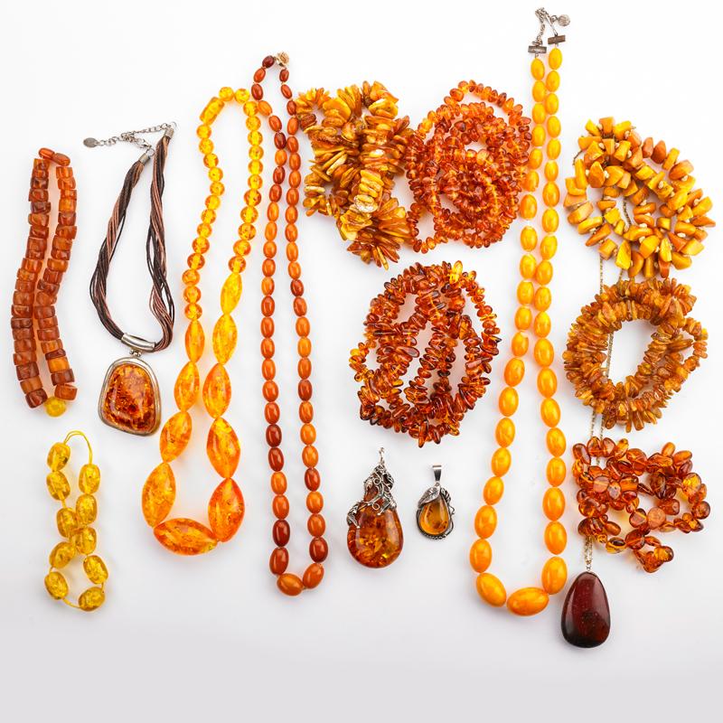 Appraisal: COLLECTION OF CHINESE OR BALTIC AMBER JEWELRY Fifteen pieces Eleven