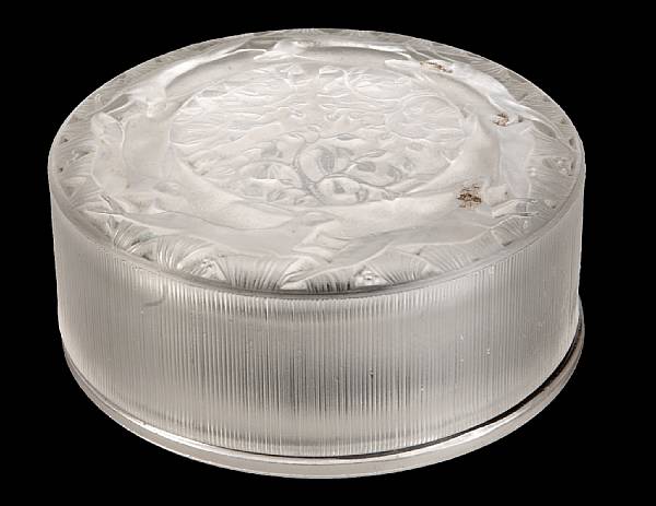 Appraisal: A Ren Lalique molded glass powder box Fontainebleau Marcilhac model