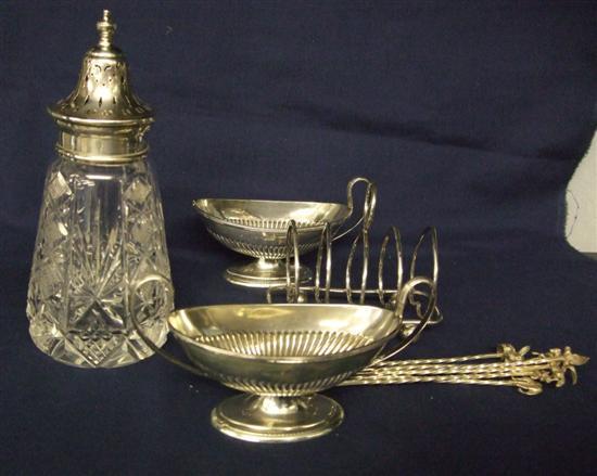 Appraisal: George V silver toast rack with four slots of inverted