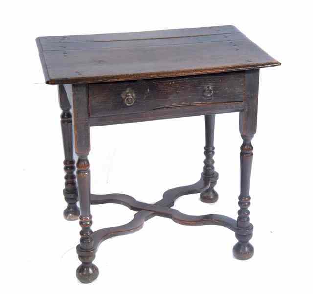 Appraisal: A SMALL ANTIQUE OAK SIDE TABLE with single frieze drawer