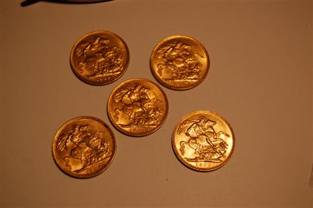 Appraisal: A group of Edwardian sovereigns comprising and two