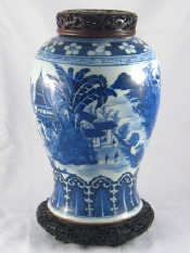 Appraisal: A large Chinese ceramic blue and white baluster vase with