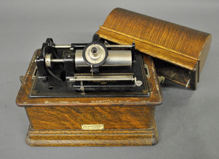 Appraisal: - Edison oak cased phonograph model C h x w