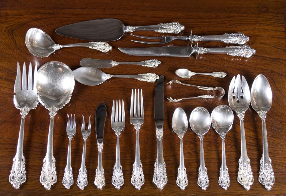 Appraisal: WALLACE GRANDE BAROQUE STERLING SILVER FLATWARE SET pieces comprised of