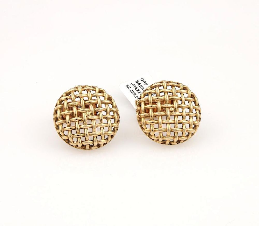 Appraisal: Kt Yellow Gold Basket Weave Cuff Links Kt Yellow Gold