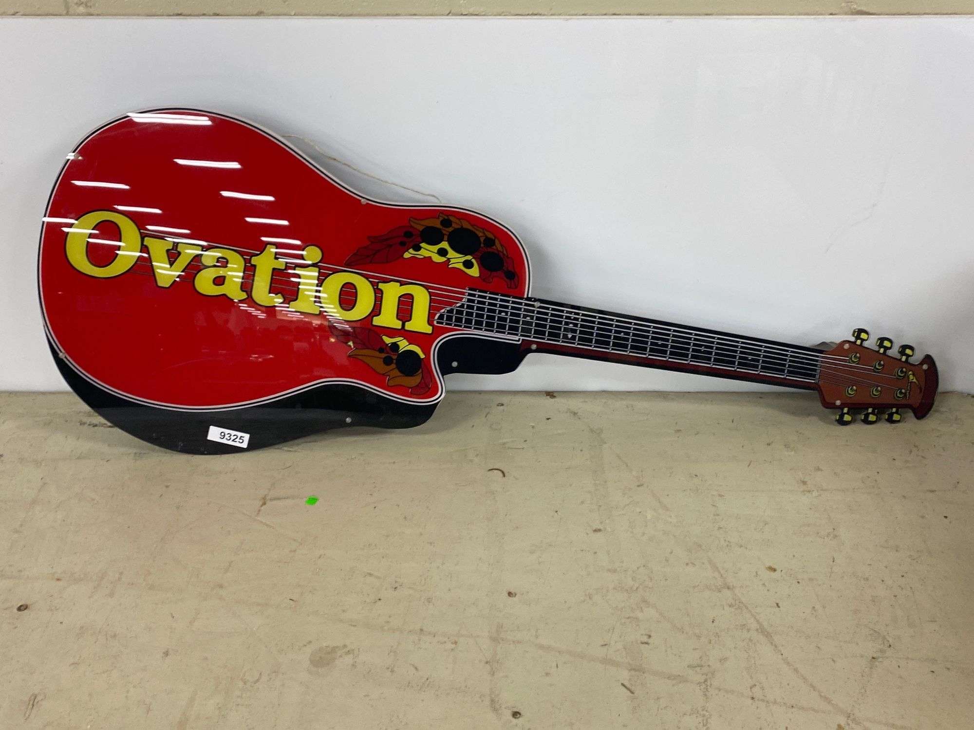 Appraisal: Ovation lighted guitar signOvation lighted guitar sign All guitars and