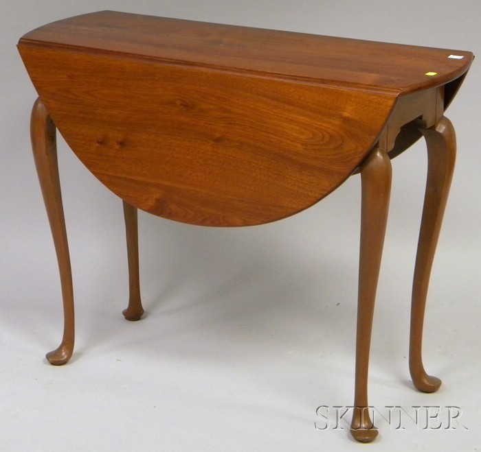 Appraisal: Queen Anne Walnut Drop-leaf Table ht lg wd leaf wd